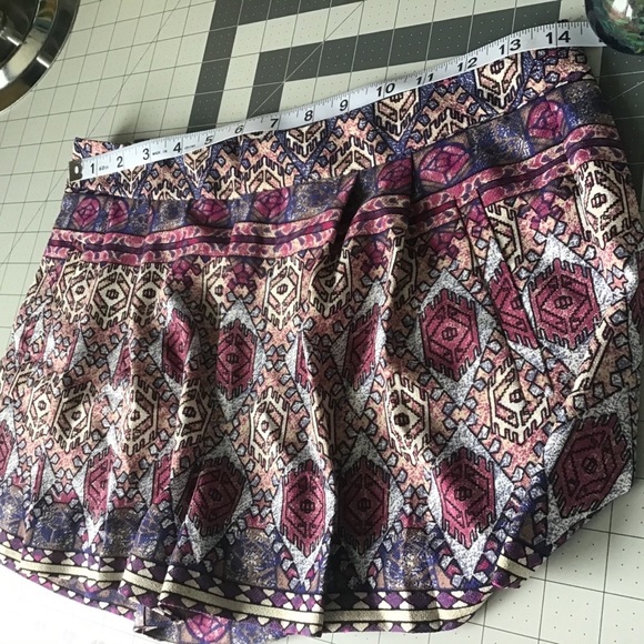 Forever 21 Tribal Shorts - Picture 3 of 7